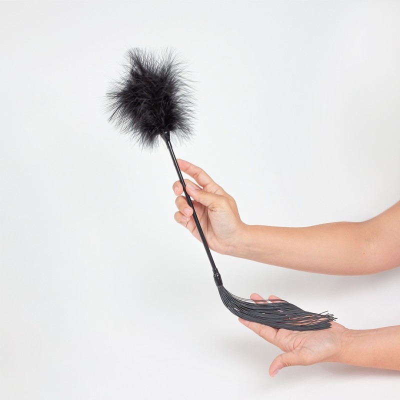 ESPANADOR DE PLUMAS E CHICOTE PRETO SECRET PLAY ESPANADOR DE PLUMAS E CHICOTE PRETO SECRET PLAY